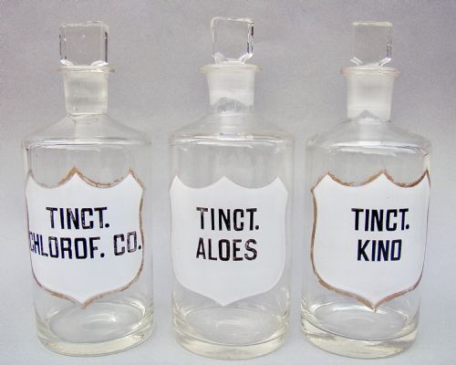 Decorative Set of Three Medium Victorian White Label Apothecary Jars, Circa 1890