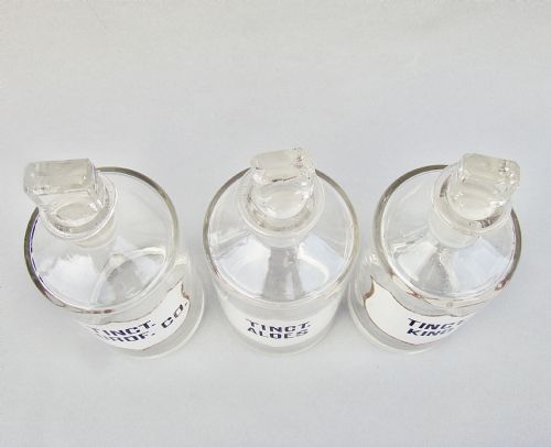 fig 2. DECORATIVE SET OF THREE MEDIUM VICTORIAN WHITE LABEL APOTHECARY JARS, CIRCA 1890