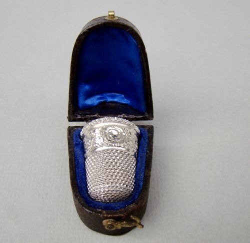 fig 1. CASED VICTORIAN SILVER THIMBLE BY SAMUEL FOSKETT, LONDON 1898