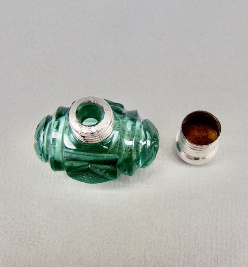 fig 3. EXQUISITE VICTORIAN SILVER AND GREEN GLASS MINIATURE SCENT BOTTLE BY SAUNDERS & SHEPHERD, CHESTER 1891
