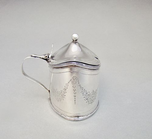 fig 2. EXQUISITE GEORGIAN SILVER MUSTARD POT BY ALEXANDER FIELD, LONDON 1795