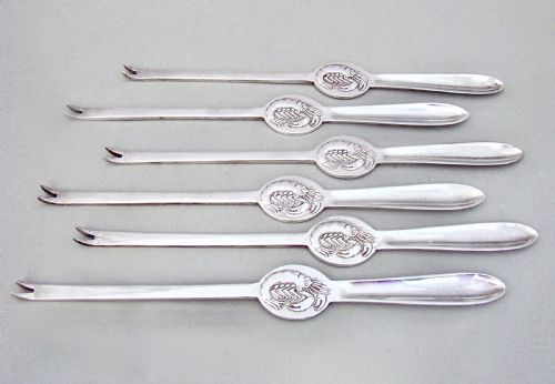 fig 2. RARE ART DECO SILVER CASED SET OF SIX EDWARDIAN SILVER LOBSTER PICKS BY WILLIAM HUTTON, SHEFFIELD 1928
