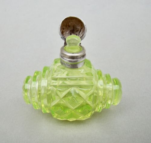 fig 3. CHARMING VICTORIAN SILVER AND URANIUM GLASS SCENT BOTTLE BY CHARLES MAY, BIRMINGHAM 1899