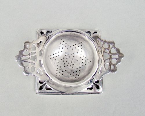 Elegant George VI Silver Tea Strainer & Stand by Thomas Bradbury, Birmingham 1944