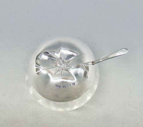 fig 3. EDWARDIAN SILVER APPLE-SHAPED PRESERVE JAR BY COLES & FRYER, BIRMINGHAM 1905