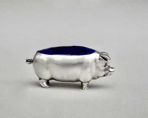 fig 2. SMALL EDWARDIAN SILVER PIG PIN CUSHION BY LEVI & SALAMAN, BIRMINGHAM 1905
