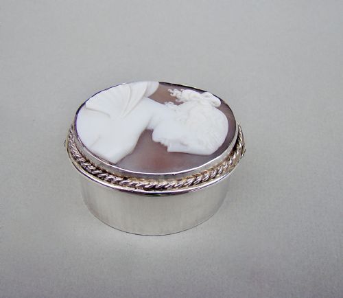 fig 1. RARE EDWARDIAN SILVER CAMEO PILL BOX BY COLEN CHESHIRE, CHESTER 1904