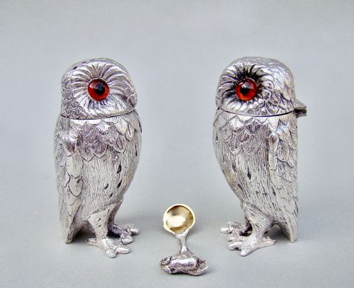 fig 2. RARE SOLID SILVER OWL CRUET SET BY R. COMYNS, LONDON 1965