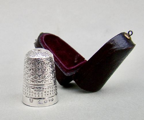 Silver Thimble by Charles Horner, Chester 1910