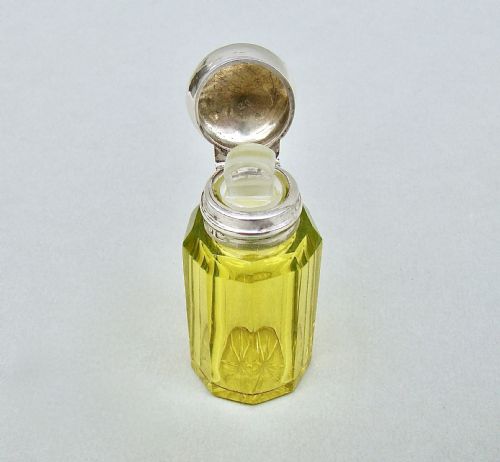fig 3. RARE VICTORIAN SILVER MOUNTED CITRINE GLASS SCENT BOTTLE BY CHARLES MAY, BIRMINGHAM 1891