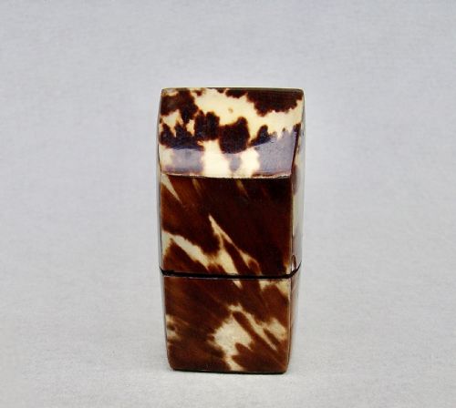 EXQUISITE EARLY VICTORIAN TORTOISESHELL NEEDLE BOX CIRCA 1840 - ADDITIONAL PHOTO 2