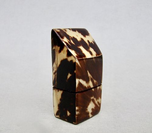 EXQUISITE EARLY VICTORIAN TORTOISESHELL NEEDLE BOX CIRCA 1840 - ADDITIONAL PHOTO 1