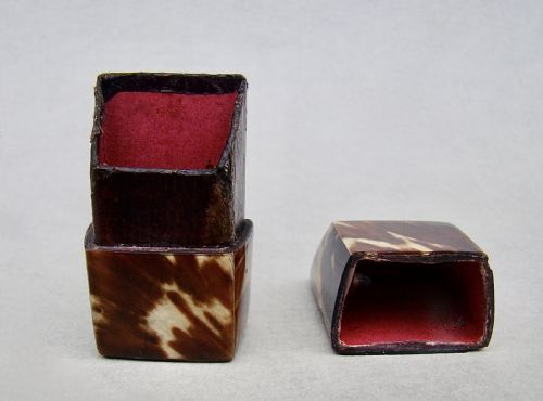 EXQUISITE EARLY VICTORIAN TORTOISESHELL NEEDLE BOX CIRCA 1840 - ADDITIONAL PHOTO 4