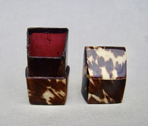 EXQUISITE EARLY VICTORIAN TORTOISESHELL NEEDLE BOX CIRCA 1840 - ADDITIONAL PHOTO 5