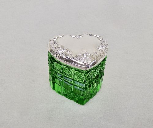 fig 2. UNUSUAL STERLING SILVER & GREEN GLASS HEART-SHAPED PILL BOX , CIRCA 1910