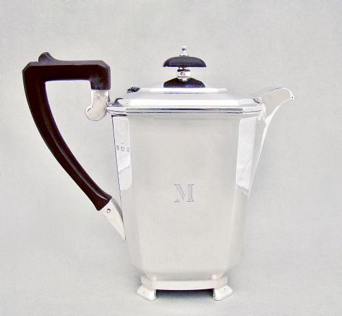 fig 1. EXCEPTIONAL ART DECO SOLID SILVER COFFEE POT BY K&L, BIRMINGHAM 1933