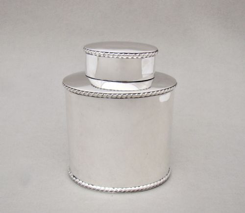 fig 1. ELEGANT GEORGE V SILVER TEA CADDY BY THE ATKINS BROTHERS, SHEFFIELD 1923