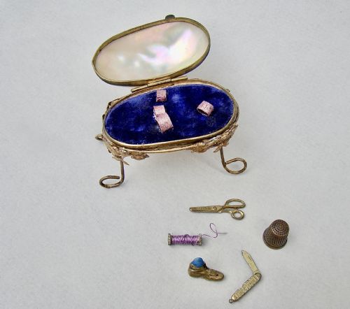 fig 2. RARE FRENCH PALAIS ROYAL MOTHER OF PEARL SEWING COMPANION, CIRCA 1880