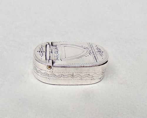 fig 2. DELIGHTFUL GEORGIAN SILVER PATCH BOX BY SAMUEL PEMBERTON, BIRMINGHAM 1793