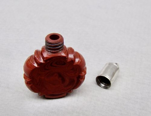 RARE MINIATURE SILVER LITHYALIN GLASS CHATELAINE SCENT BOTTLE CIRCA 1860 - ADDITIONAL PHOTO 2