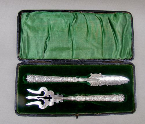 Rare Cased Victorian Silver Butter Knife and Bread Fork Set by Elkington & Co, Birmingham 1899