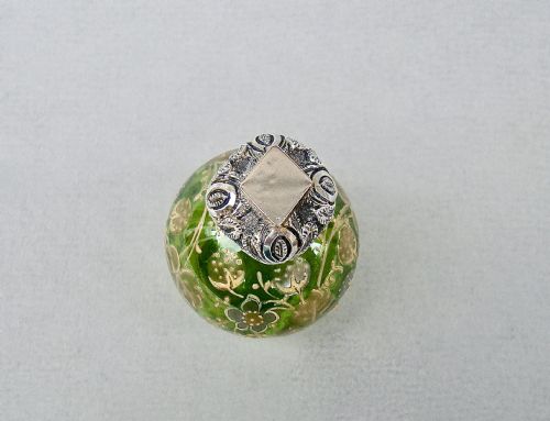 fig 2. VICTORIAN SILVER MOUNTED GREEN AND GILT MOSER GLASS SCENT BOTTLE, CIRCA 1890