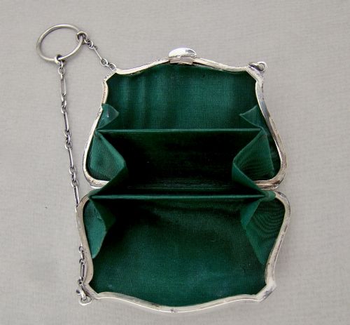 fig 2. SUPERB GEORGE V SILVER COCKTAIL PURSE BY CHARLES GREEN & CO,  BIRMINGHAM 1917

