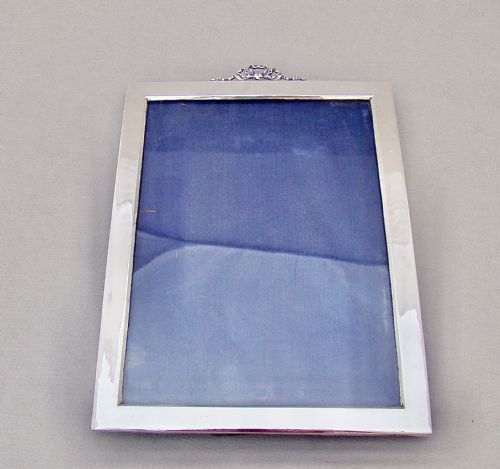 fig 1. LARGE GEORGE V SILVER RIBBON PHOTO FRAME BY HENRY MATTHEWS, BIRMINGHAM 1910