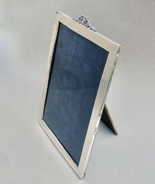 fig 3. LARGE GEORGE V SILVER RIBBON PHOTO FRAME BY HENRY MATTHEWS, BIRMINGHAM 1910