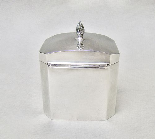 fig 1. SMALL AND ELEGANT ART DECO SILVER TEA CADDY BY SYNYER & BEDDOES, BIRMINGHAM 1926
