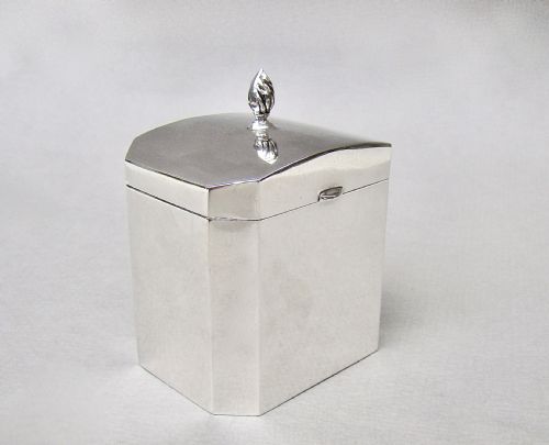 fig 3. SMALL AND ELEGANT ART DECO SILVER TEA CADDY BY SYNYER & BEDDOES, BIRMINGHAM 1926