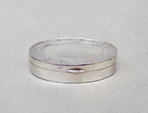 fig 1. RARE ARTS & CRAFT SILVER PILL BOX BY LIBERTY & CO, BIRMINGHAM 1927