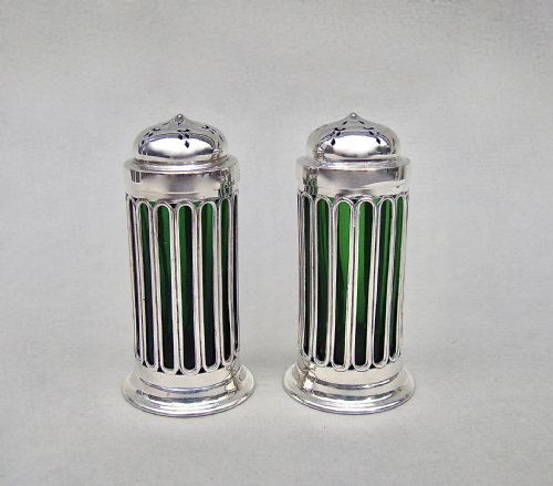 Elegant Pair of Silver Wirework Pepperettes by the Goldsmiths & Silversmiths Company, Birmingham 1919