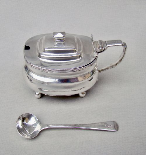 fig 1. GOOD GEORGIAN SILVER MUSTARD POT & MATCHING SPOON BY SARAH & JOHN BLAKE, LONDON 1819