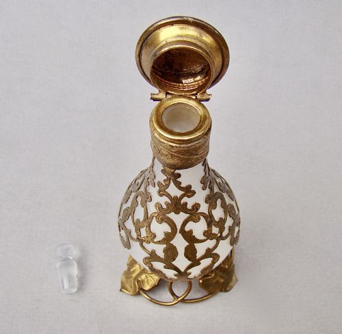 fig 2. FABULOUS 19TH C. FRENCH PALAIS ROYAL OPALINE GLASS SCENT BOTTLE, CIRCA 1880