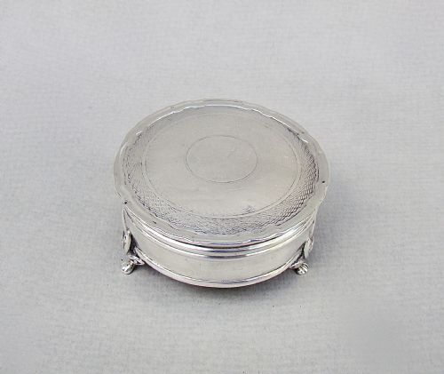 George V Solid Silver Jewellery Box by Synyer & Beddoes, Birmingham 1916

