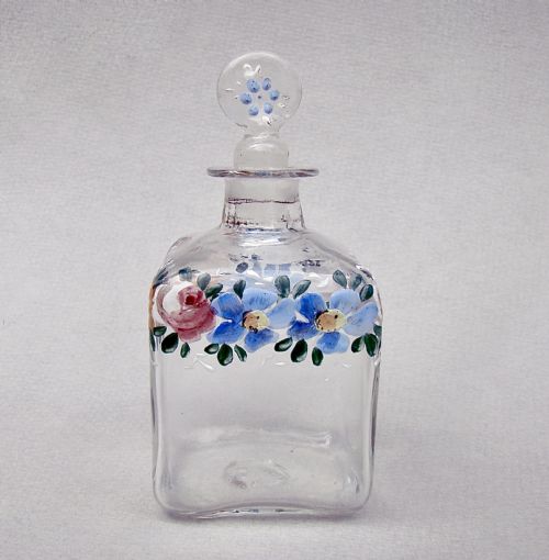 fig 1. DELIGHTFUL 19TH CENTURY FRENCH ENAMELLED GLASS SCENT BOTTLE, CIRCA 1880