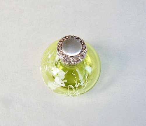fig 1. DELIGHTFUL VICTORIAN SILVER MOUNTED MARY GREGORY ENAMELLED GLASS SCENT BOTTLE , CIRCA 1890