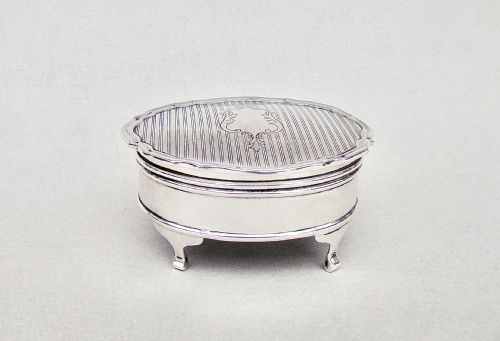 fig 1. ART DECO SILVER JEWELLERY BOX BY THE ADIE BROTHERS, BIRMINGHAM 1924