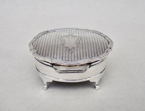 fig 3. ART DECO SILVER JEWELLERY BOX BY THE ADIE BROTHERS, BIRMINGHAM 1924