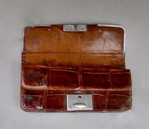fig 3. EXQUISITE ART NOUVEAU SILVER & CROCODILE SKIN PURSE BY FREDERICK WICH, LONDON 1902