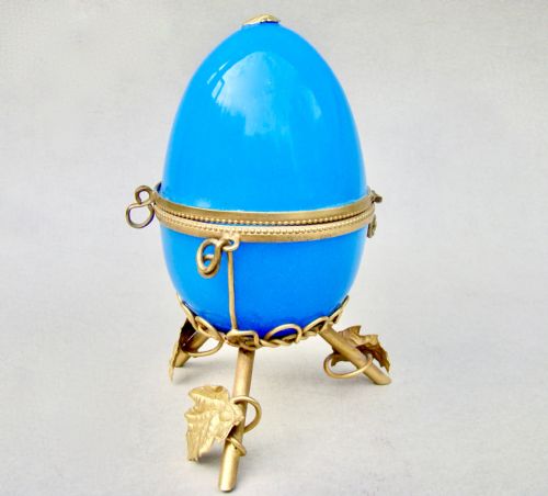 fig 2. RARE FRENCH PALAIS ROYAL ORMOLU MOUNTED BLUE OPALINE GLASS EGG CASKET BOX