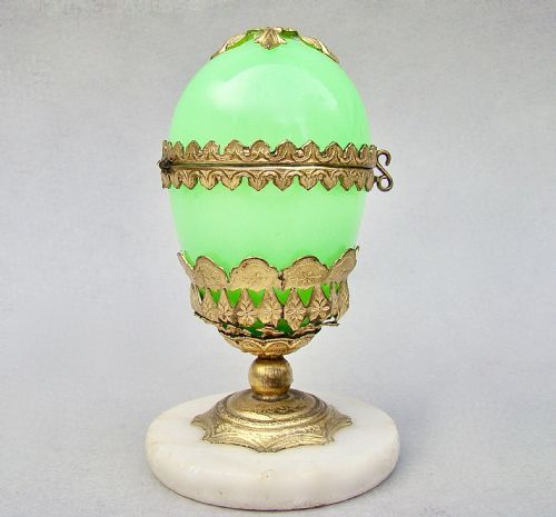 fig 3. FABULOUS FRENCH PALAIS ROYAL URANIUM OPALINE GLASS EGG CASKET, CIRCA 1870