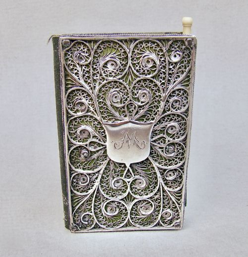 fig 2. RARE GEORGIAN SILVER FILIGREE NEEDLE BOOK, CIRCA 1795