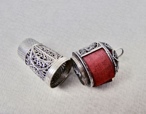 fig 2. VERY RARE GEORGIAN SILVER FILIGREE THIMBLE/TAPE MEASURE COMBINATION, CIRCA 1800