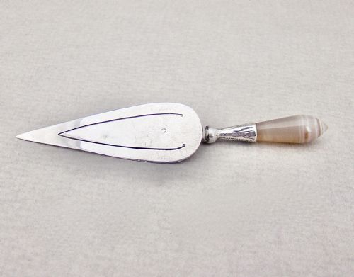 fig 2. UNUSUAL EDWARDIAN SILVER AND BANDED AGATE TROWEL BOOKMARK BY CRISFORD & NORRIS, BIRMINGHAM 1908