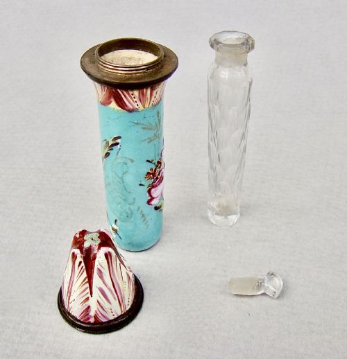 fig 4. RARE GEORGIAN BILSTON ENAMEL SCENT BOTTLE ETUI WITH ORIGINAL GLASS SCENT BOTTLE, CIRCA 1780