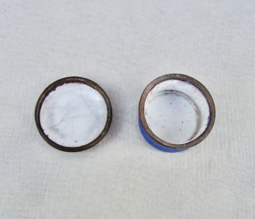 fig 4. EXQUISITE GEORGIAN STAFFORDSHIRE BILSTON ENAMEL PATCH BOX, CIRCA 1780