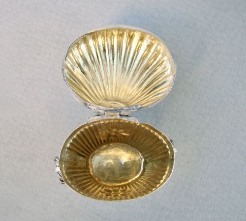 fig 3. RARE MID-19TH CENTURY DUTCH SILVER PEPPERMINT BOX, NETHERLANDS 1834
