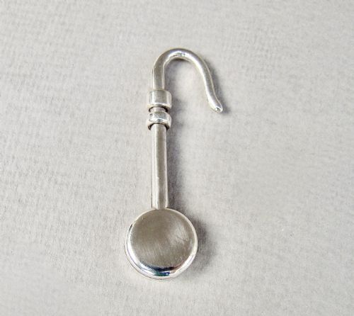 fig 1. MID-CENTURY SILVER NAPKIN CLIP, BIRMINGHAM 1973